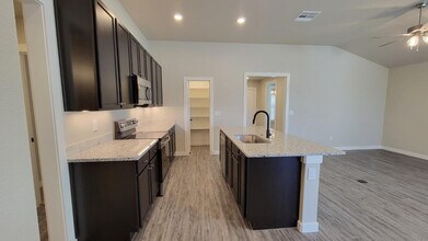 3625 Valencia Ave in Lubbock, TX - Building Photo - Building Photo
