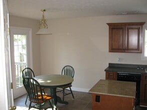 1606 Cedar Springs Ct in La Grange, KY - Building Photo - Building Photo