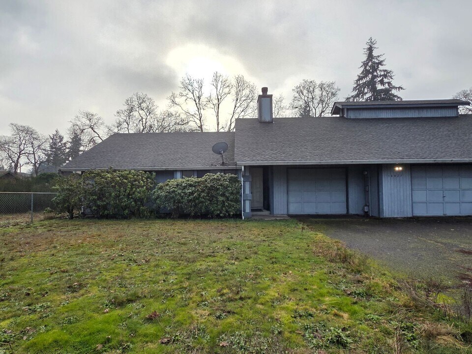 16927 7th Ave E in Spanaway, WA - Building Photo