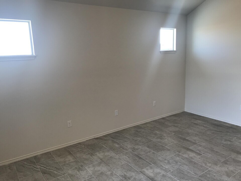11607 Evanston Ave Photo