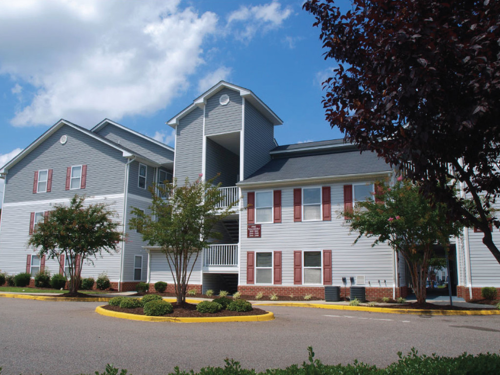Chesapeake Crossing & The Courtyards Apartments Chesapeake, VA
