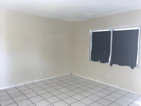 1337 NW 8th Ave in Fort Lauderdale, FL - Building Photo
