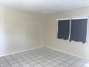 1337 NW 8th Ave in Fort Lauderdale, FL - Building Photo - Building Photo