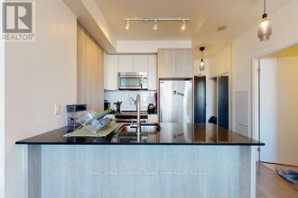 9-2709 Valhalla Inn Rd in Toronto, ON - Building Photo - Building Photo