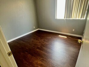 9542 Sun Drop Ct in Las Vegas, NV - Building Photo - Building Photo