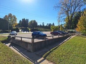 1215 W Beckert Rd, Unit Apartment #6 in New London, WI - Building Photo - Building Photo