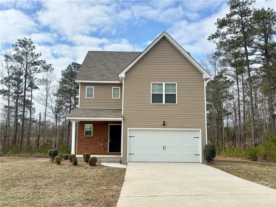 31 Brookwood Pass N in Douglasville, GA - Building Photo