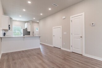 711 N Honey Locust Bnd in Fayetteville, AR - Building Photo - Building Photo