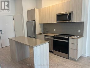 1182-1182 King St W in Toronto, ON - Building Photo - Building Photo