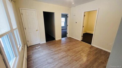 122 Smith St in Poughkeepsie, NY - Foto de edificio - Building Photo