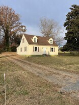 215 Richmond Ave in Mineral, VA - Building Photo