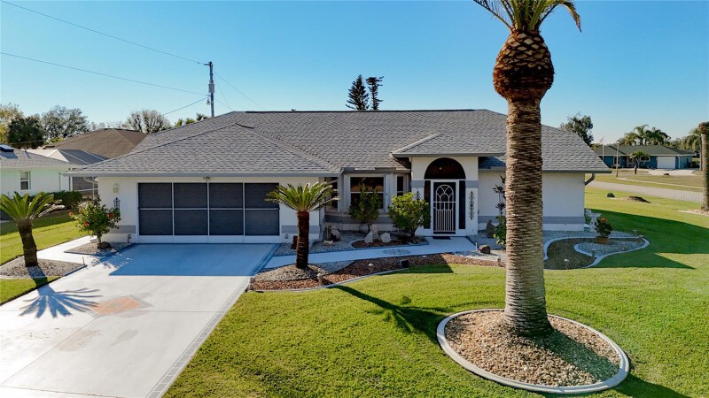 4365 Aladdin Ave in North Port, FL - Building Photo