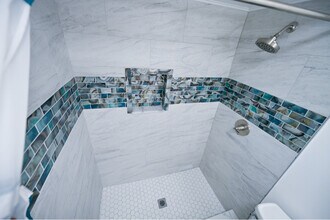 2370 Leon Ave-Unit -2 in Sarasota, FL - Foto de edificio - Building Photo
