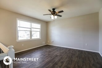 11923 Manchester Ave in Grandview, MO - Foto de edificio - Building Photo