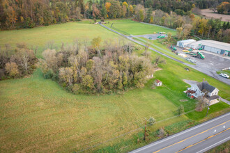 720 W College Ave in Pleasant Gap, PA - Building Photo - Building Photo