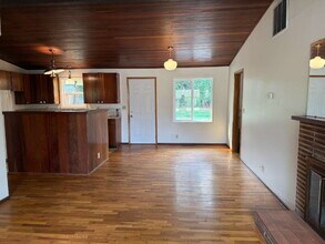 209 S 182nd St in Burien, WA - Building Photo - Building Photo
