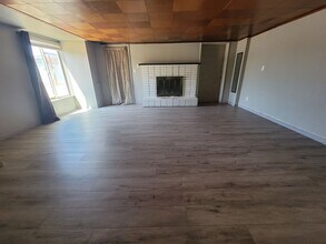 2622 W Clearwater Ave-Unit -2624 W Clearwater Ave Unit A in Kennewick, WA - Building Photo - Building Photo