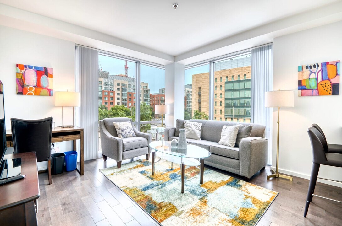 250 Kendall St in Cambridge, MA - Building Photo