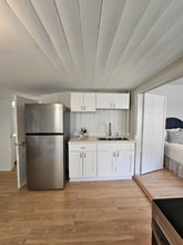 8114 N 11th St in Tampa, FL - Foto de edificio - Building Photo