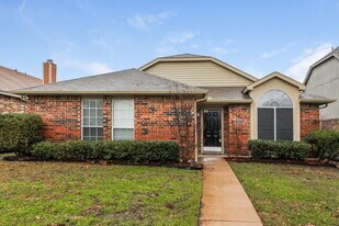 4326 Walsh Ln in Grand Prairie, TX - Building Photo