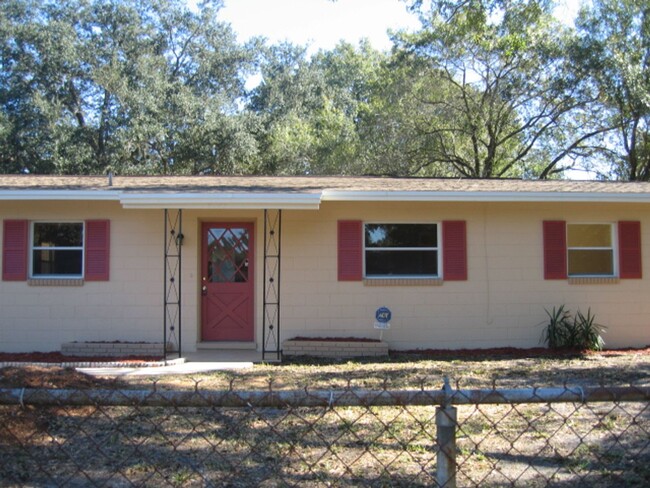 4225 Empire Pl in Tampa, FL - Building Photo - Building Photo