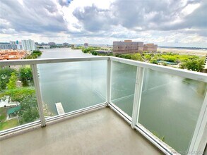 5099 NW 7th St-Unit -TS-03 in Miami, FL - Building Photo - Building Photo