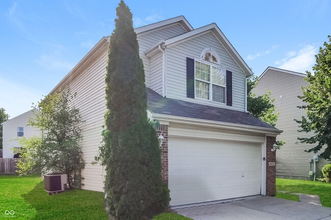 5675 Glass Chimney Ln in Indianapolis, IN - Building Photo - Building Photo