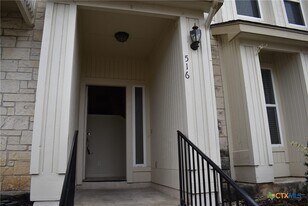 2215 Dry Creek Dr in Round Rock, TX - Building Photo