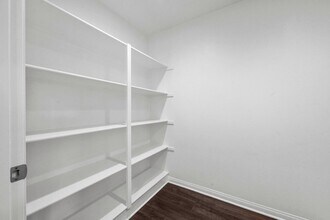 8887 Orangethorpe Ave in Buena Park, CA - Foto de edificio - Building Photo