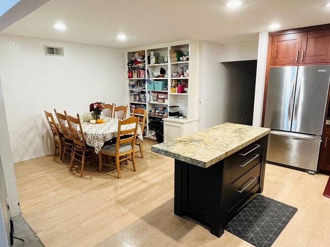 10943 Shy Bird Ln in San Diego, CA - Building Photo - Building Photo