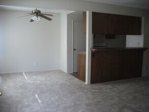 2571 Rudder Ave in Port Hueneme, CA - Building Photo - Building Photo