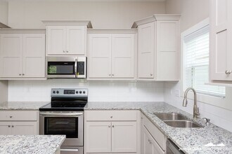 1320 S College Ave in Fayetteville, AR - Building Photo - Building Photo