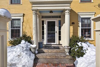 7 Islington St in Portsmouth, NH - Building Photo - Building Photo