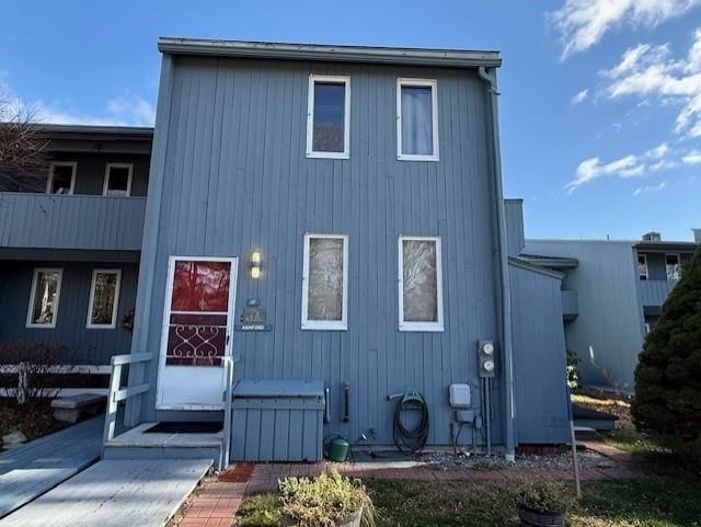 18 Gardner Bay Rd in Sunapee, NH - Building Photo