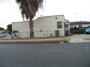 307 E 56th St in Los Angeles, CA - Building Photo - Building Photo