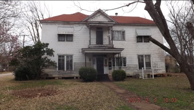 904 S Magnolia St in Palestine, TX - Building Photo