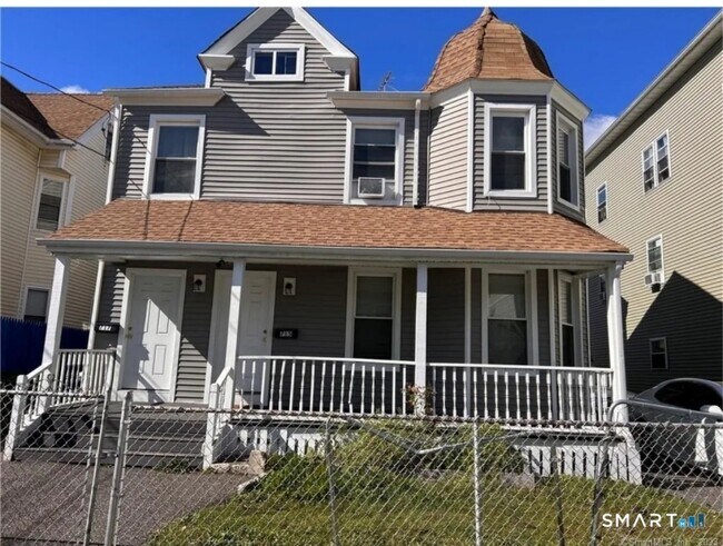 715 Noble Ave