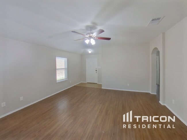 1112 Roman Dr in Princeton, TX - Foto de edificio - Building Photo