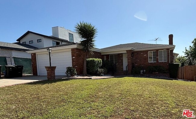 3237 Midvale Ave in Los Angeles, CA - Building Photo - Building Photo