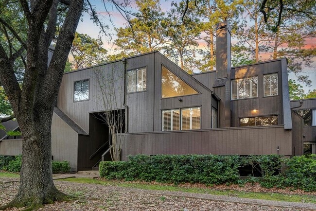 property at 338 Litchfield Ln