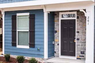 261 Old Grove Ln in Apex, NC - Building Photo - Building Photo