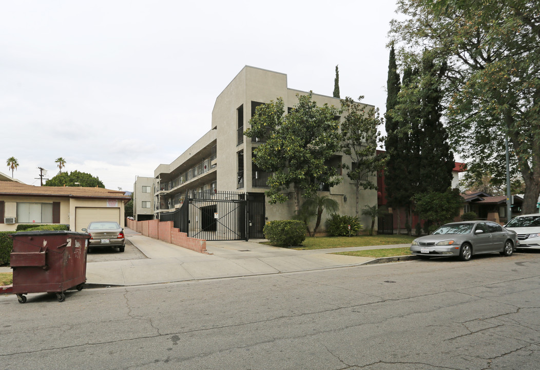 461 W Windsor Rd in Glendale, CA - Foto de edificio