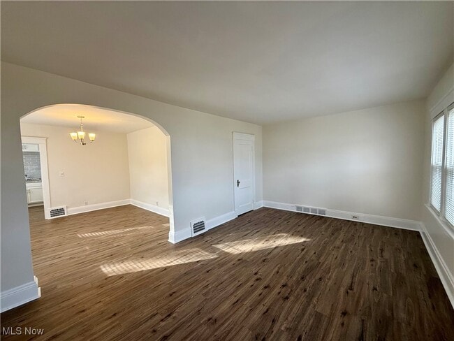 4706 E 93rd St in Garfield Heights, OH - Building Photo - Building Photo