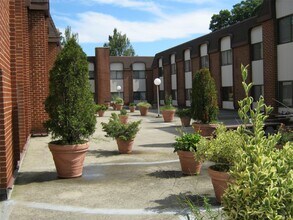 731 Chestnut St in Cedarhurst, NY - Building Photo - Building Photo