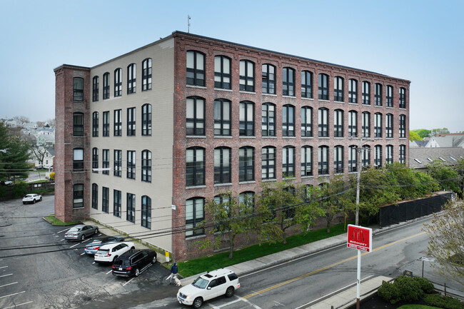 Gloucester Mill Condominiums in Gloucester, MA - Foto de edificio - Building Photo