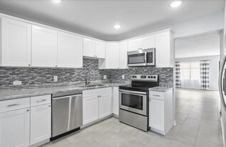 4920 Locust St NE in St. Petersburg, FL - Building Photo