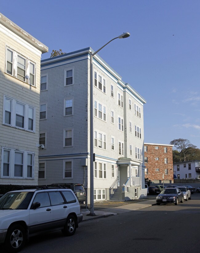16 Surfside Rd in Lynn, MA - Foto de edificio - Building Photo