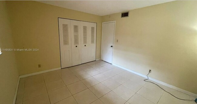 408 NW 68th Ave, Unit 205 in Plantation, FL - Building Photo - Building Photo