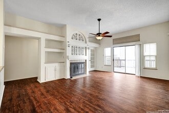 13003 Beacon Park Dr in San Antonio, TX - Foto de edificio - Building Photo