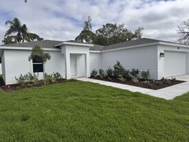 3145 Ashton Rd in Sarasota, FL - Building Photo